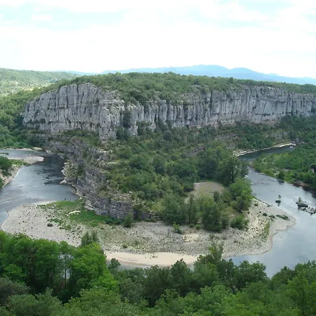 Jaune - Piscine Partagee Darbres