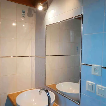 Jaune - Piscine Partagee Darbres